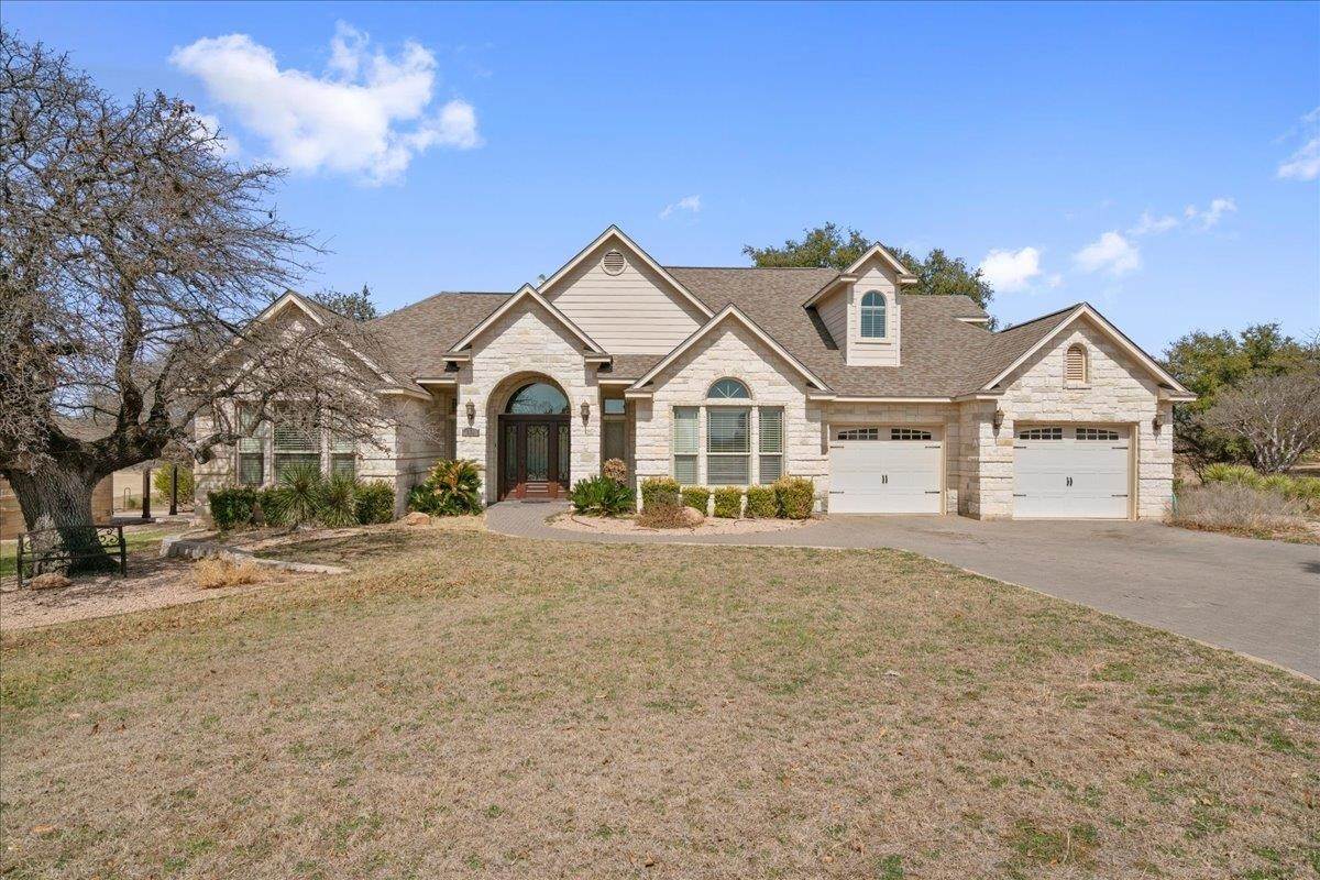 1. Single Family Homes at 200 Enclave Drive Kingsland, Texas 78639 United States