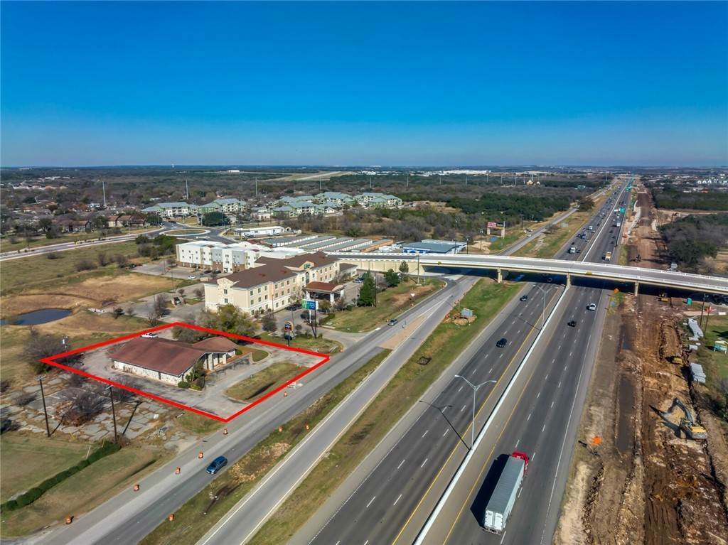 Offices for Sale at 421 N Interstate 35 Georgetown, Texas 78628 United States