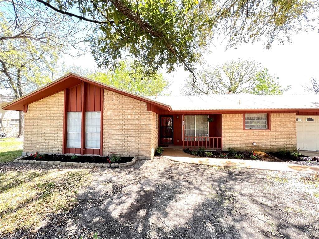 Single Family Homes por un Venta en 402 E Old County Road Granger, Texas 76530 Estados Unidos