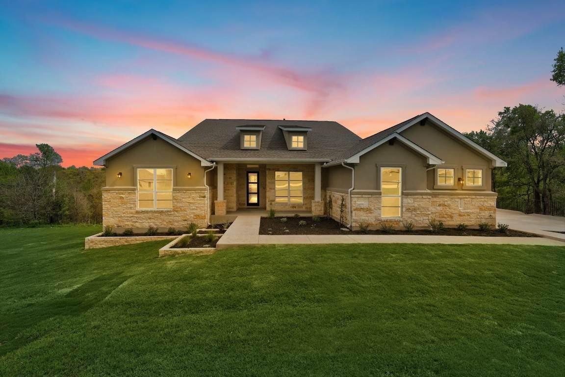 Single Family Homes por un Venta en 127 Red Tail Hawk Lane Cedar Creek, Texas 78612 Estados Unidos