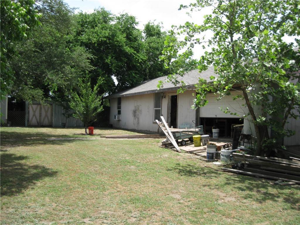 9. Single Family Homes at 3430 County Road 100 Hutto, Texas 78634 United States