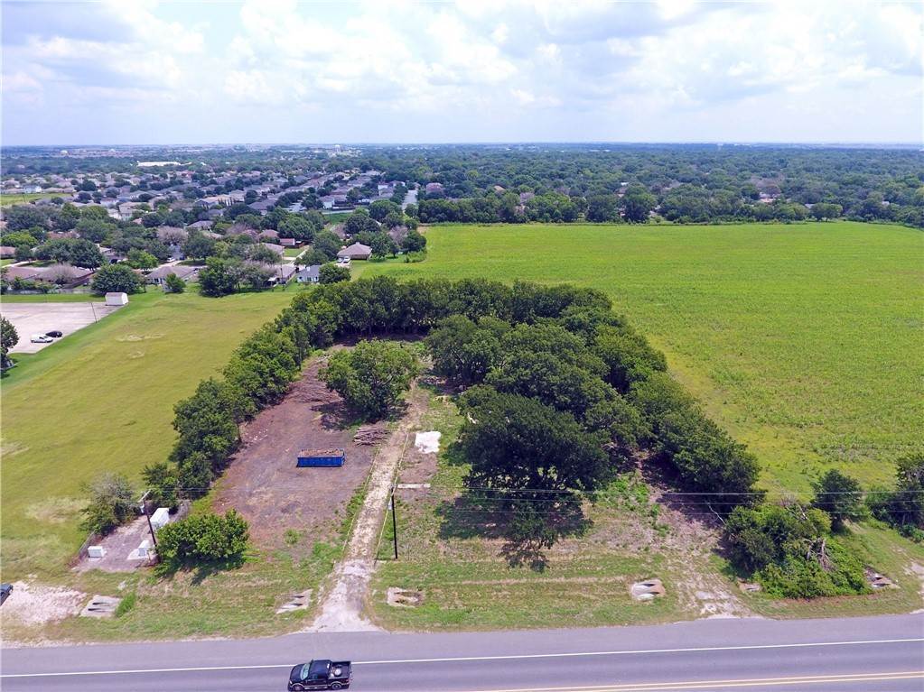 Property for Sale at 811 Carlos G Parker Boulevard NW Taylor, Texas 76574 United States