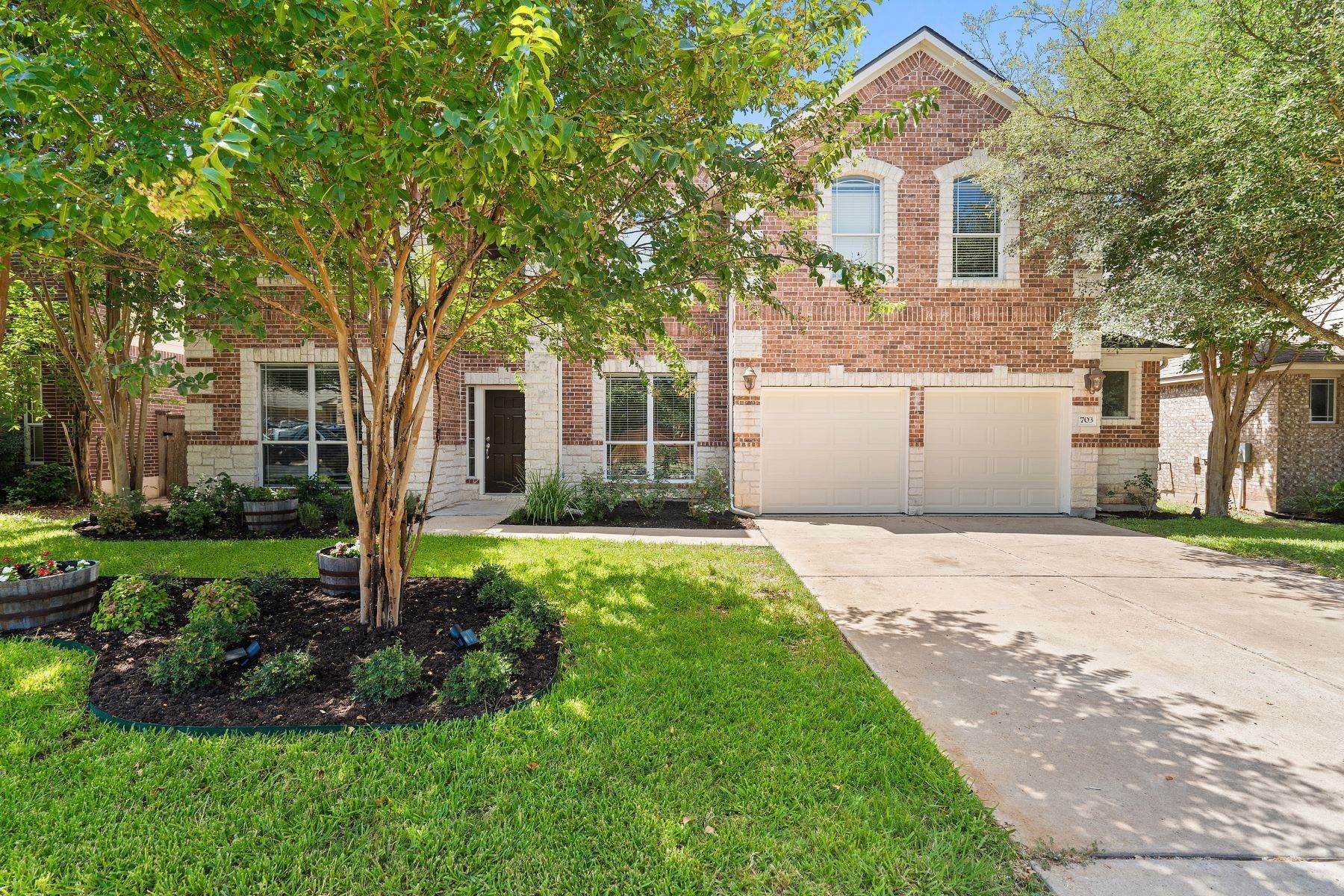Single Family Homes for Sale at Teravista Golf Course Community 703 Crestwood Lane Round Rock, Texas 78665 United States