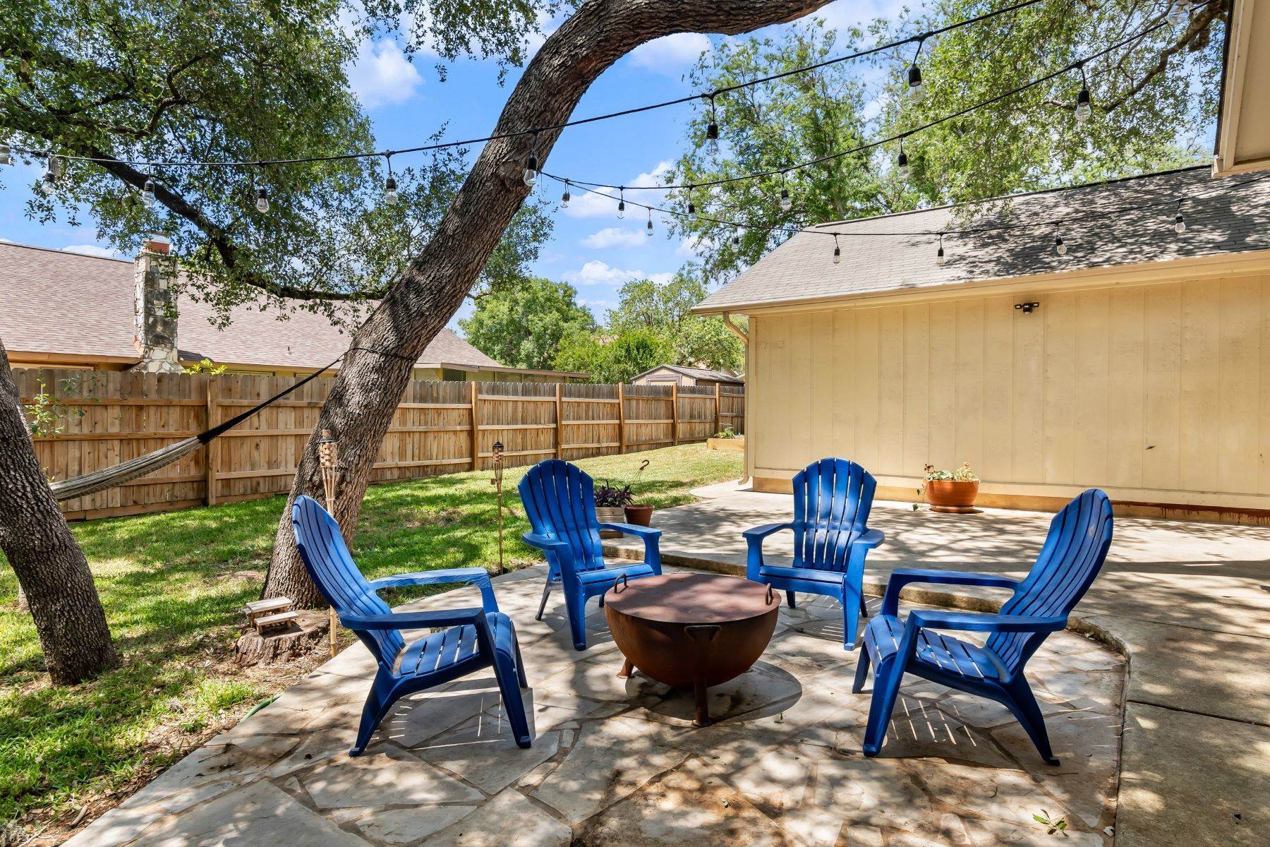 23. Single Family Homes at 15115 Mission Oaks Street San Antonio, Texas 78232 United States
