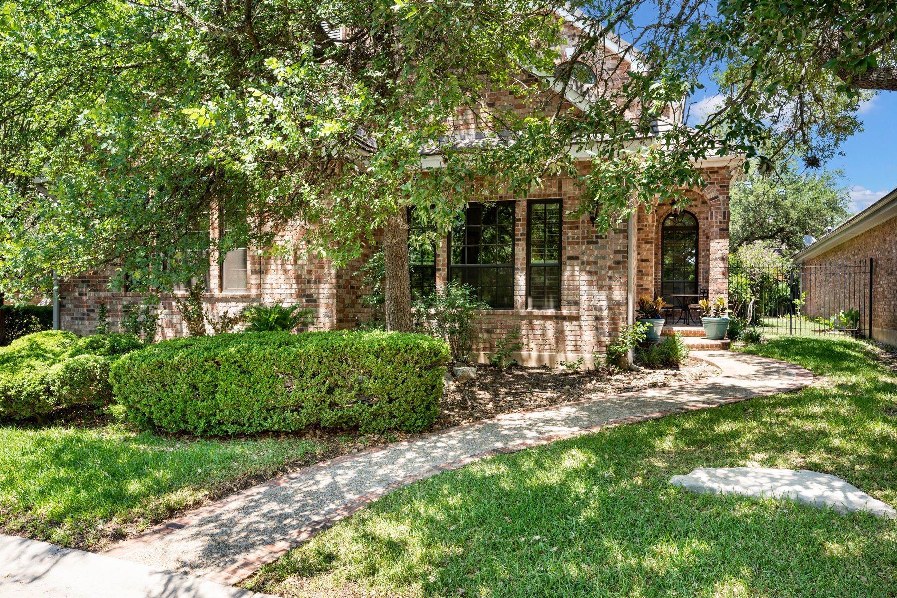 2. Single Family Homes at 17 Burnham Glen San Antonio, Texas 78257 United States