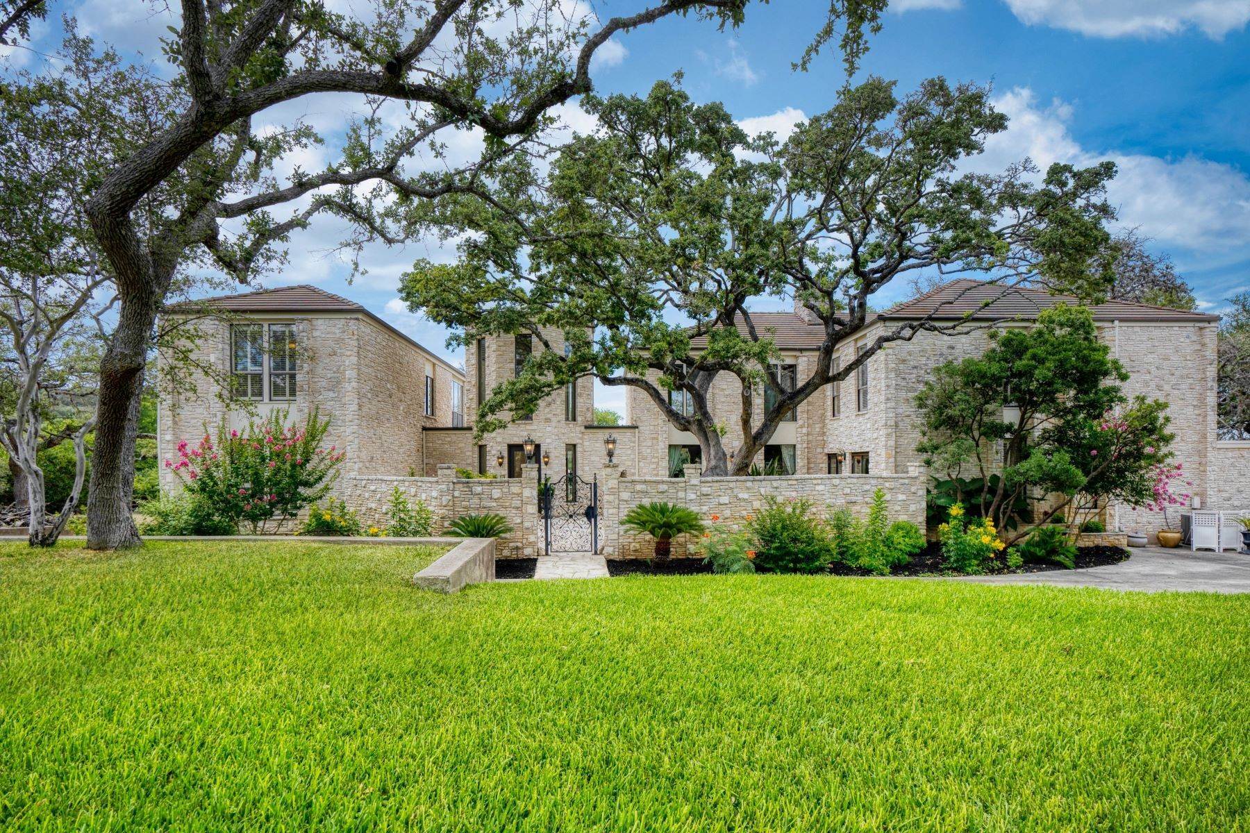 Single Family Homes for Sale at Magnificent Hill Country Estate 9530 Majestic Oak Circle San Antonio, Texas 78255 United States
