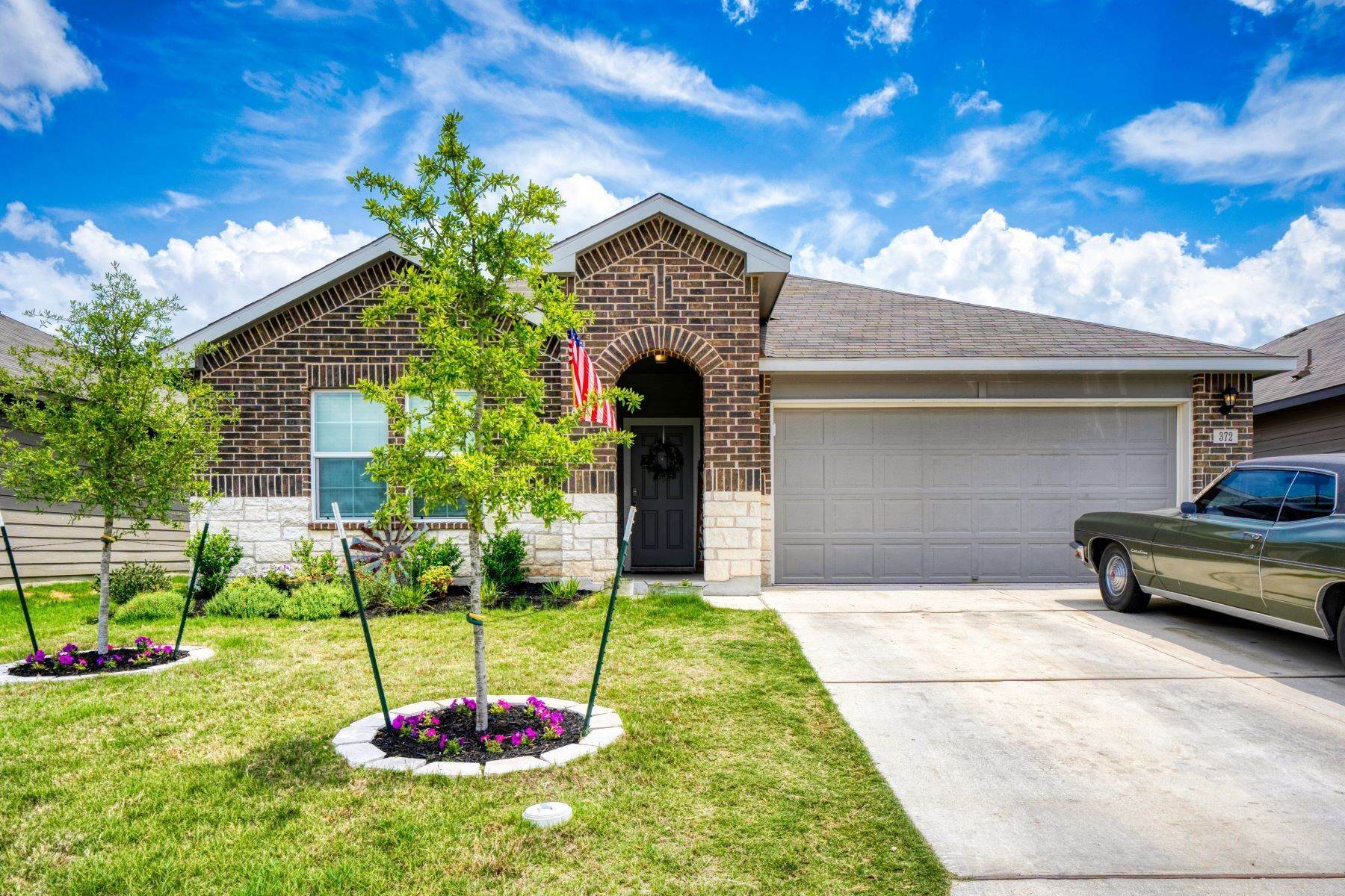 Single Family Homes por un Venta en Great One Story Home in Avery Park! 372 Huntsman Way New Braunfels, Texas 78130 Estados Unidos