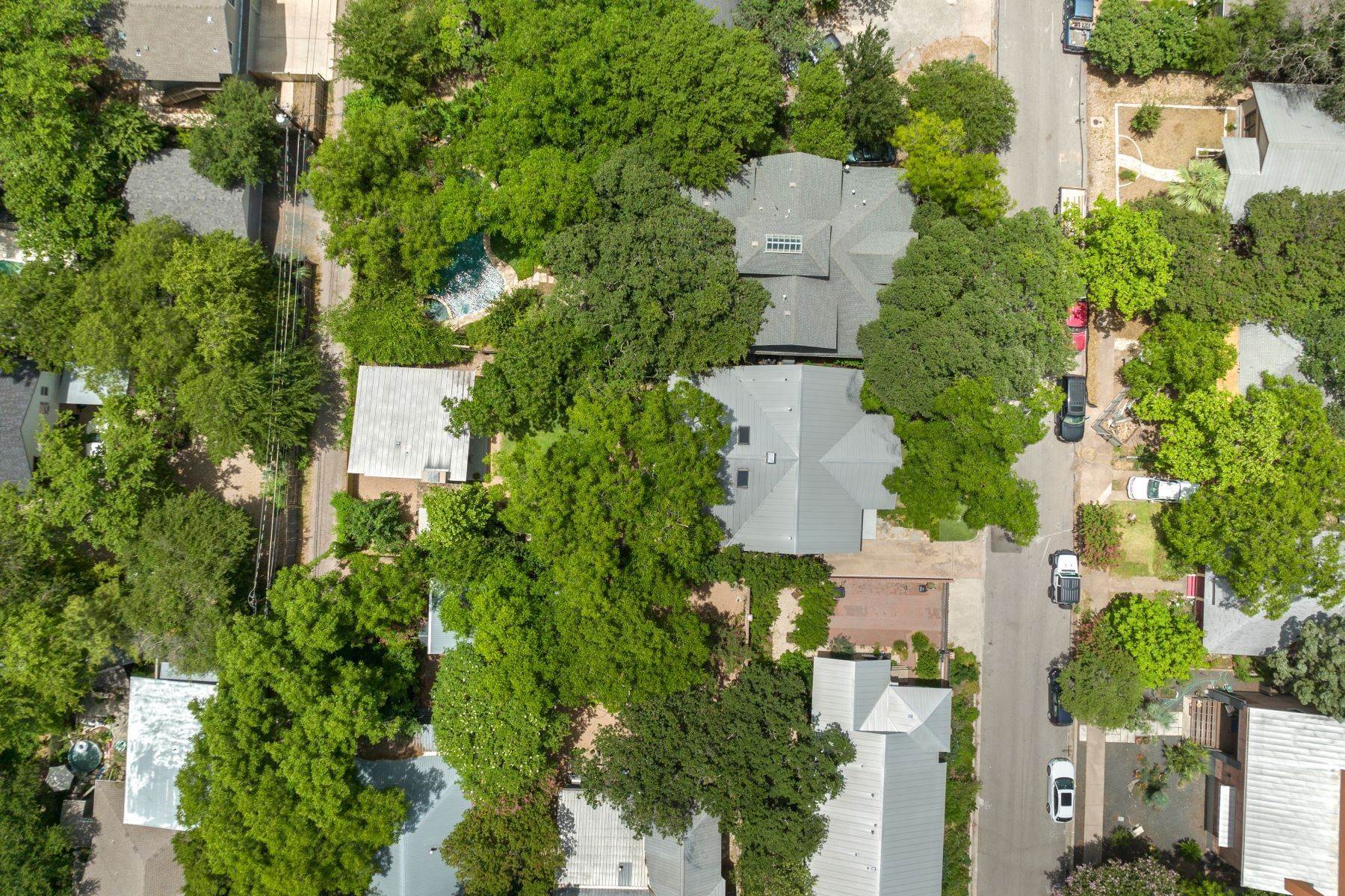 26. Single Family Homes at 1013 Shelley Avenue Austin, Texas 78703 United States