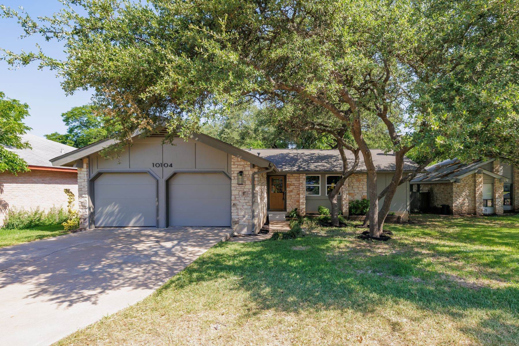 1. Single Family Homes at 10104 Osprey Court Austin, Texas 78750 United States