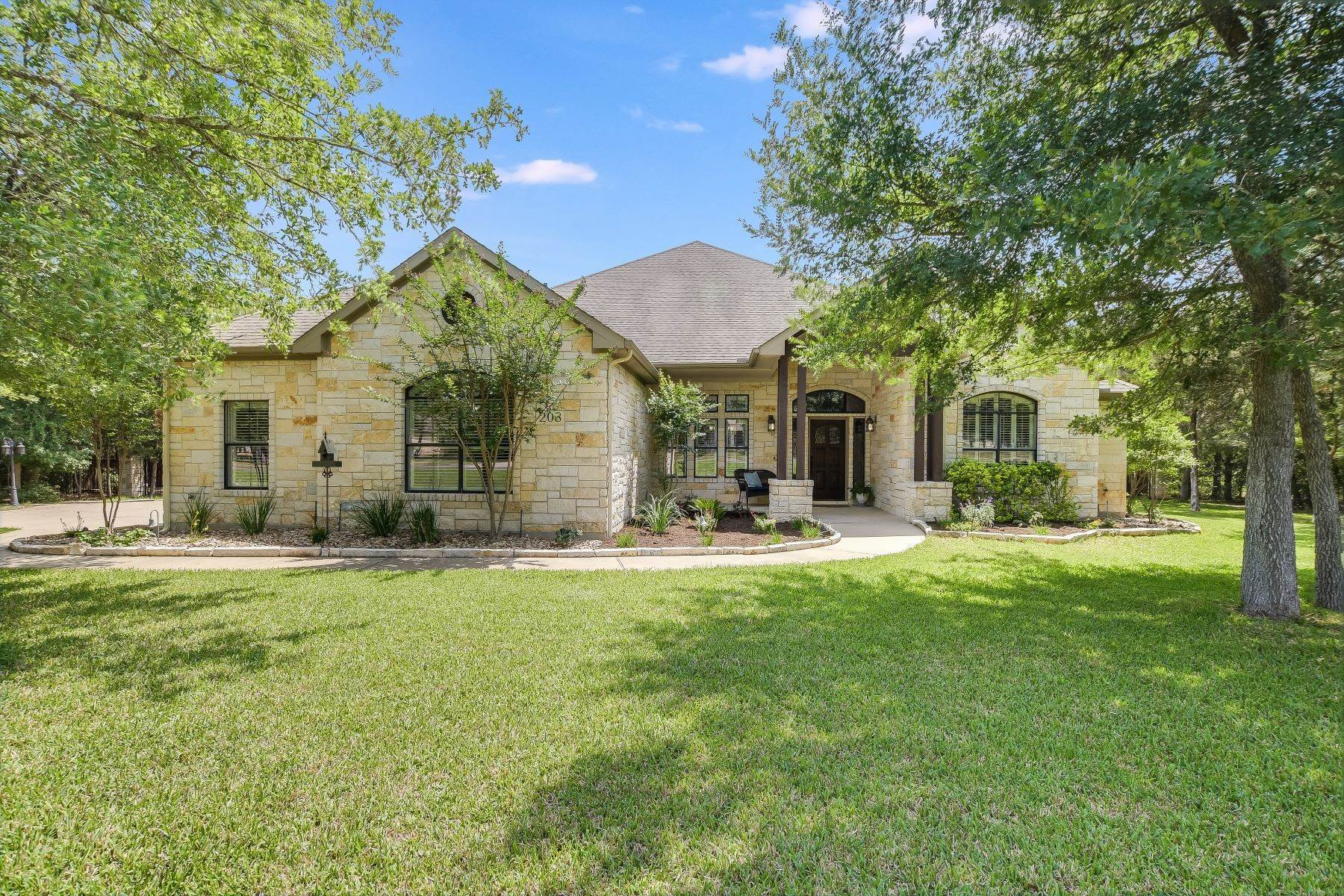Single Family Homes for Sale at Pride of Ownership! 208 Trailblazer Drive Bastrop, Texas 78602 United States