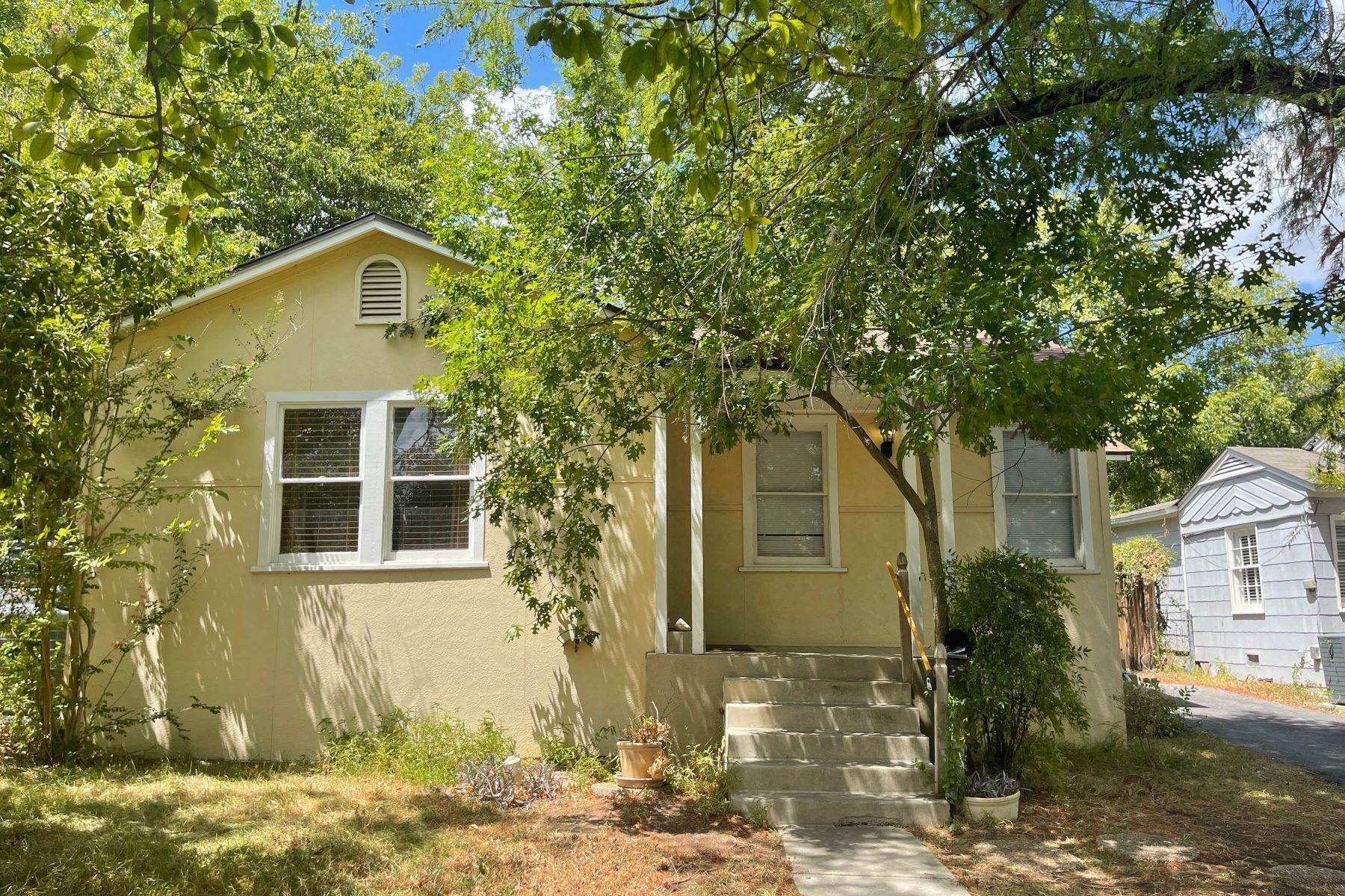 Single Family Homes at 527 Ogden Lane, Alamo Heights, TX 78209 527 Ogden Lane Alamo Heights, Texas 78209 United States