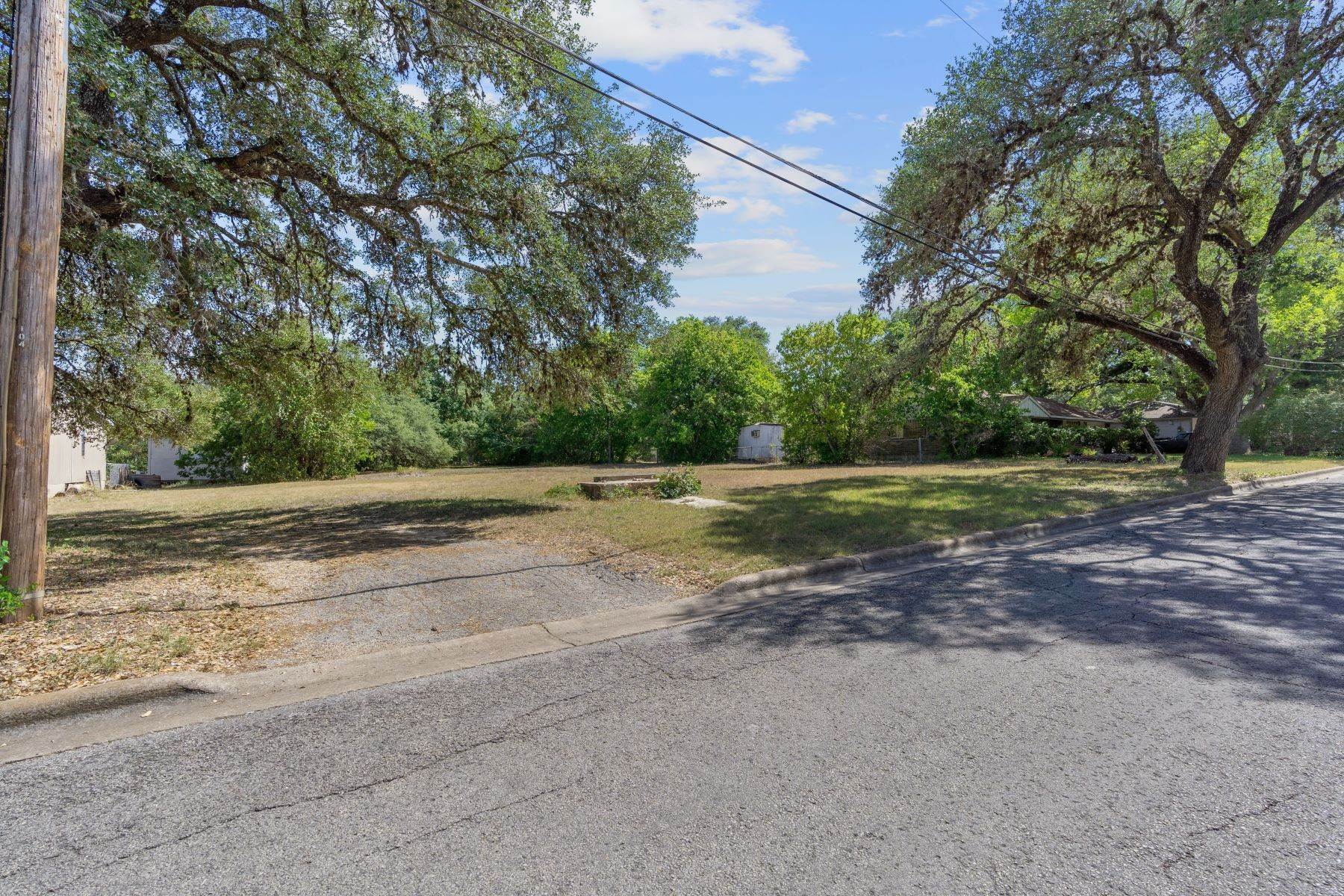 3. Land at 104 East Olive Street Lockhart, Texas 78644 United States