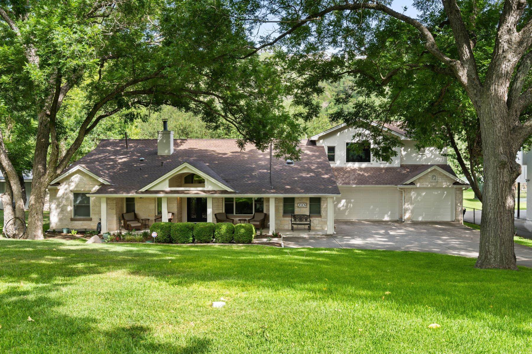 4. Single Family Homes at 2009 Manana Street Austin, Texas 78730 United States