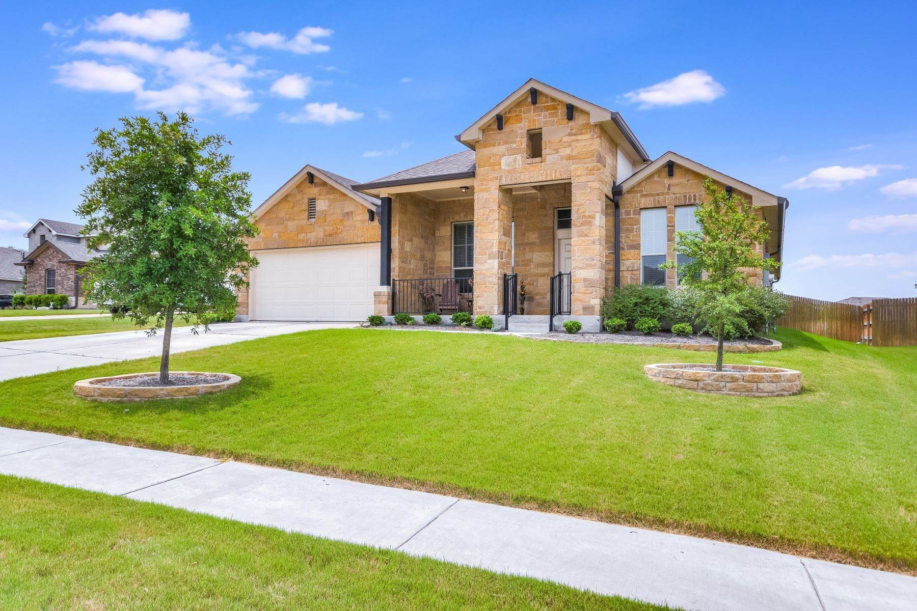 Single Family Homes for Sale at Private Home on .29 Acre Lot in Prized Location 1914 McQueeny Cove Round Rock, Texas 78664 United States