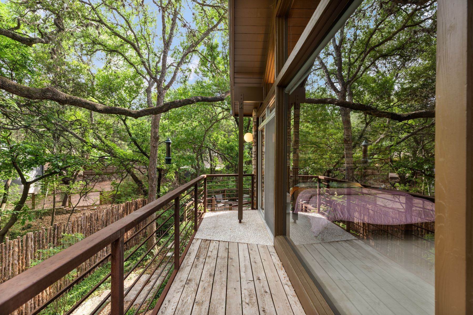 16. Single Family Homes at 2707 Valley Springs Road Austin, Texas 78746 United States