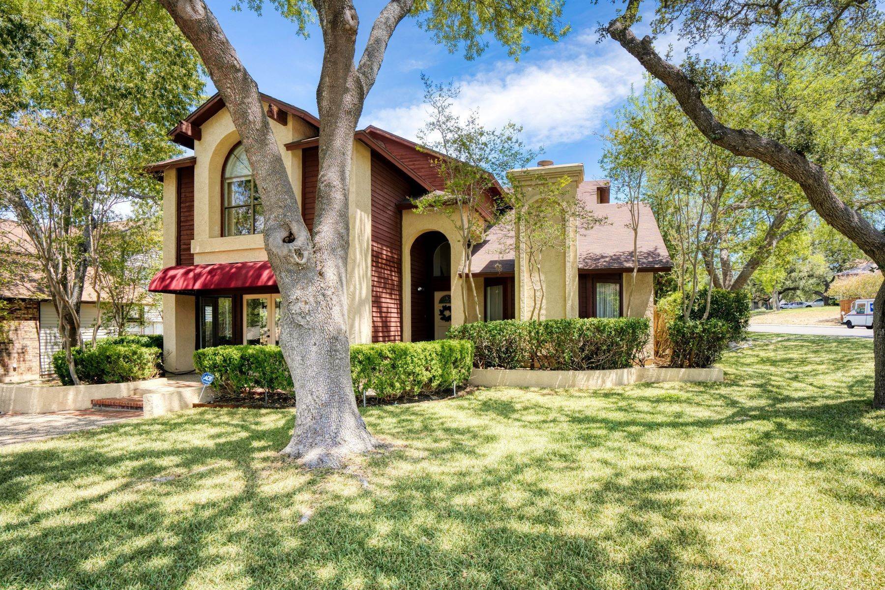 1. Single Family Homes at 13915 Shire Oak Street San Antonio, Texas 78247 United States
